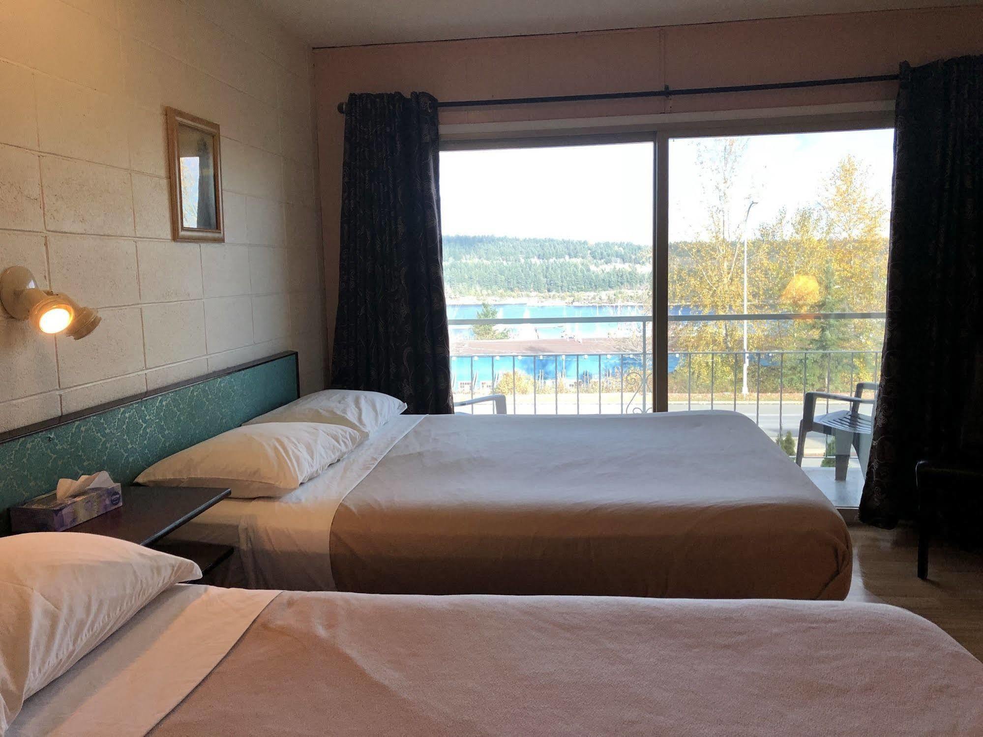Holiday House Motel Ледісміт Екстер'єр фото