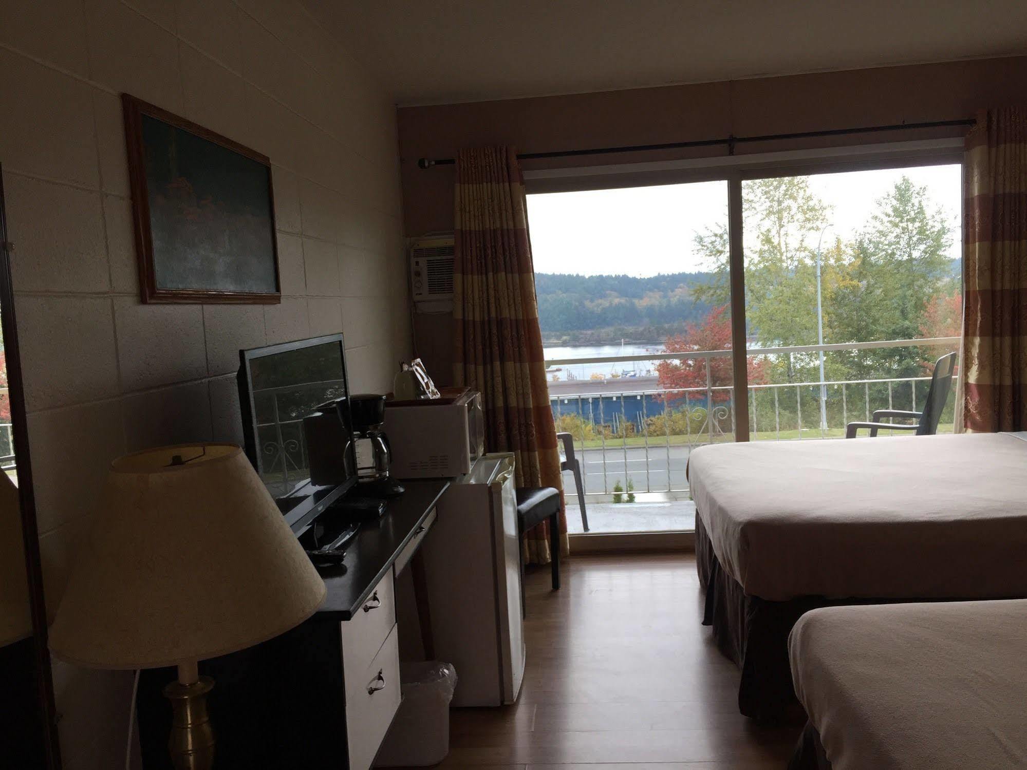 Holiday House Motel Ледісміт Екстер'єр фото