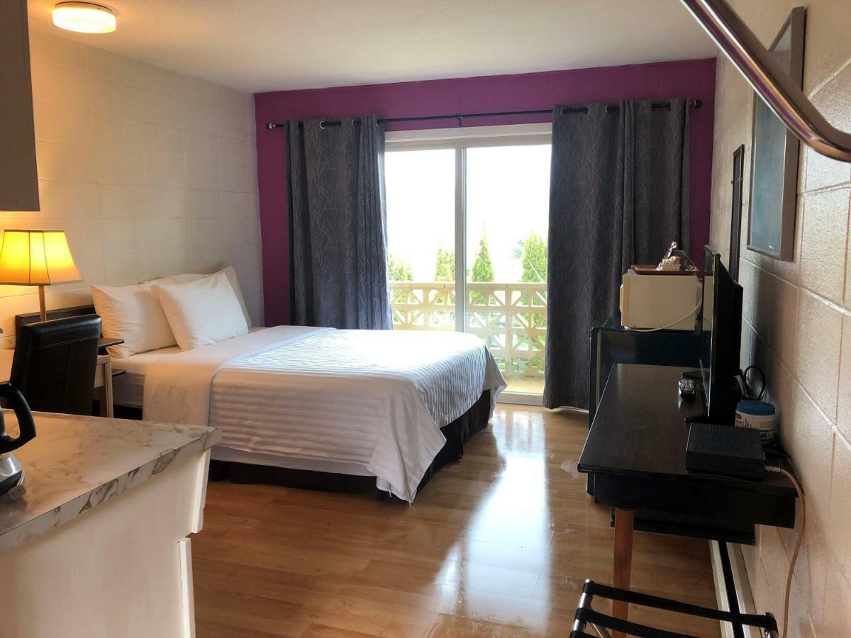 Holiday House Motel Ледісміт Екстер'єр фото